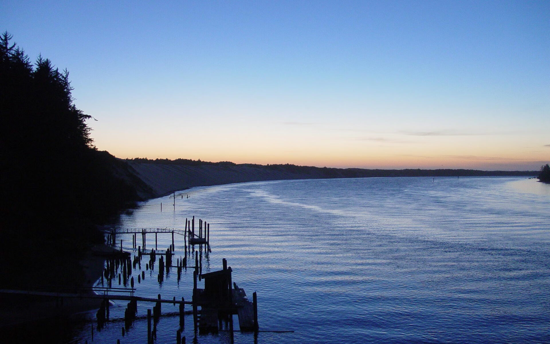 kaiyun开云·官方网站-英超冲刺阶段，精彩反击和神级扑救成焦点，英超冲刺速度